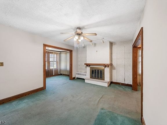 3rd image of 1941 Axton Ave