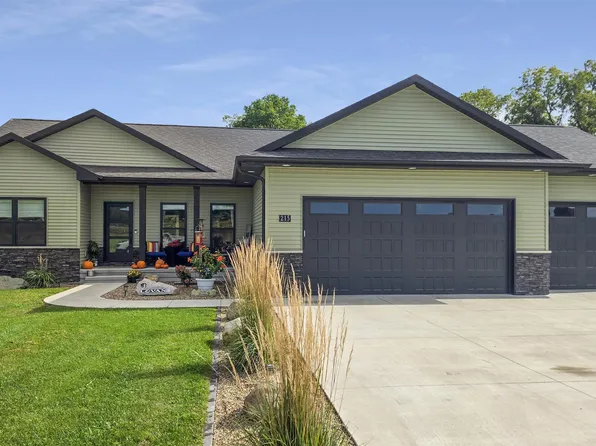 215 Blue Spruce Dr, New Hartford, IA 50660