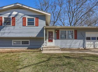 2836 SW Sunset Rd, Topeka, KS 66614
