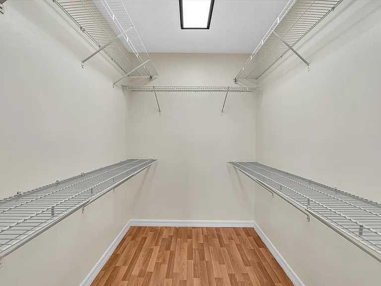 220 Lakeview Dr #210 — Photo 36