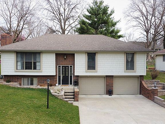 2nd image of 4917 Mockingbird Ln