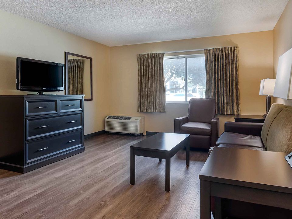1 Bedroom Suite - 2 Full Beds