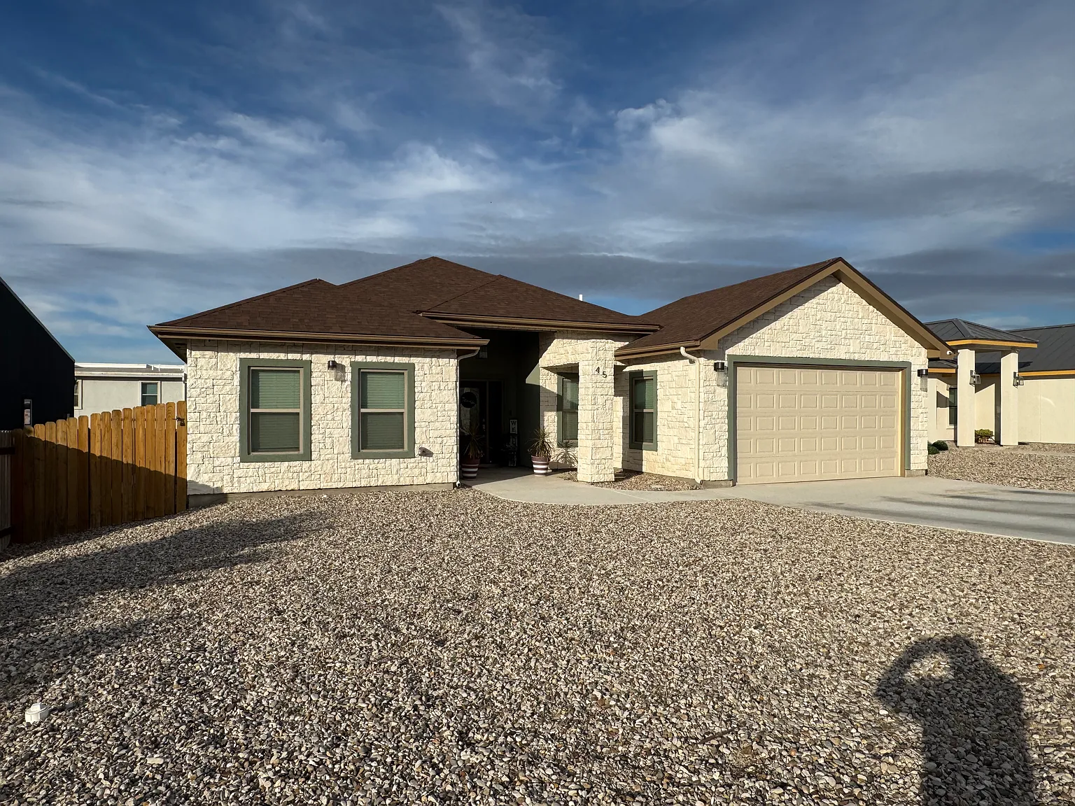 3 bed, 1575 sqft, $2,200 — Photo 2