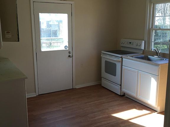 3rd image of 2613 Groveton St