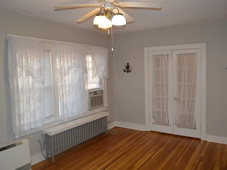4020 E Elm St #2 — Photo 3