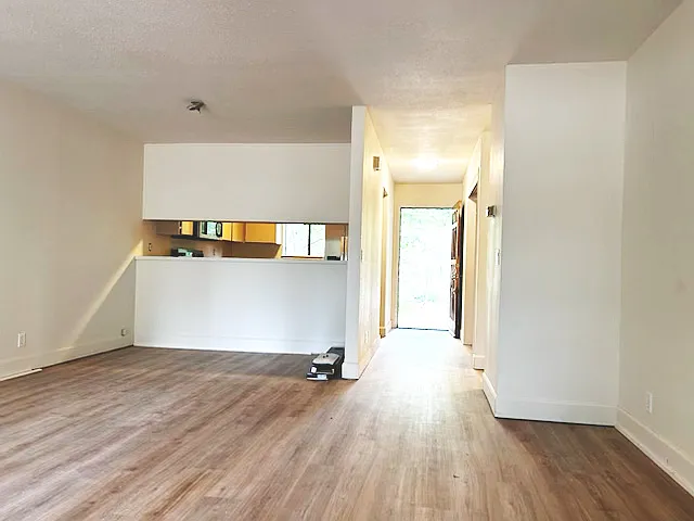 2 bed, 1.5 bath, 1050 sqft, $2,200 — Photo 4