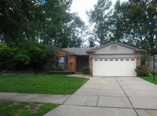 38121 Lincolndale Dr, Sterling Heights, MI 48310