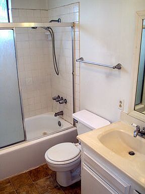 4th image of 4652 33rd St APT 7