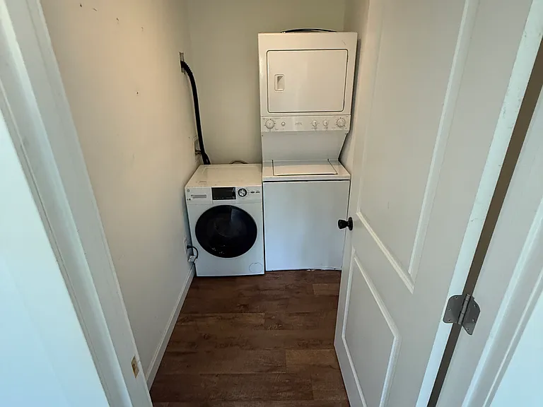 2208 Ramona Ave — Photo 12
