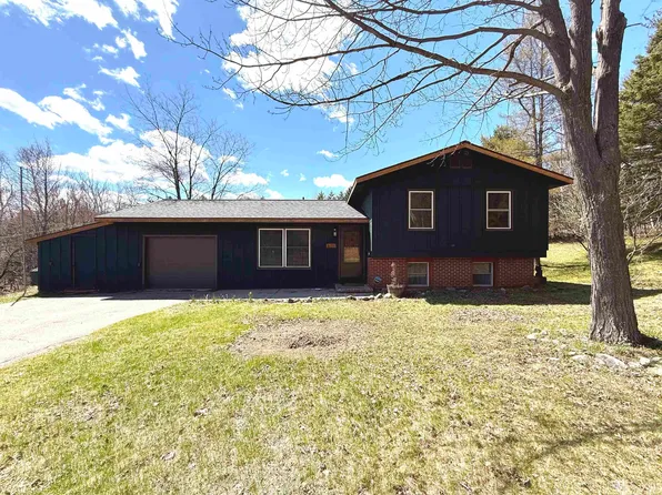 128 Johnson Rd, Negaunee, MI 49866