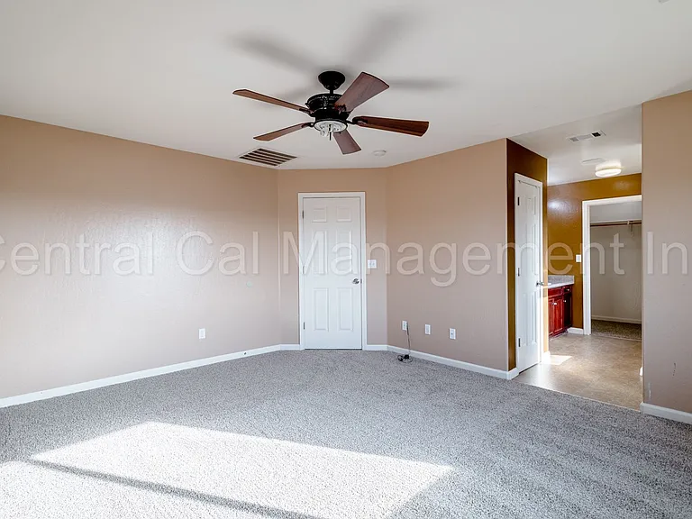 11723 Holabird Ave — Photo 22