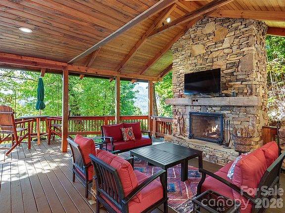 5th image of 10 Cougar Ln