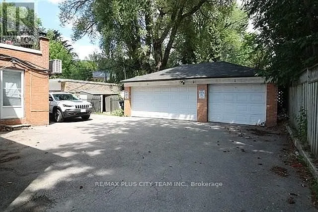 1745 Bathurst St #3 — Photo 6