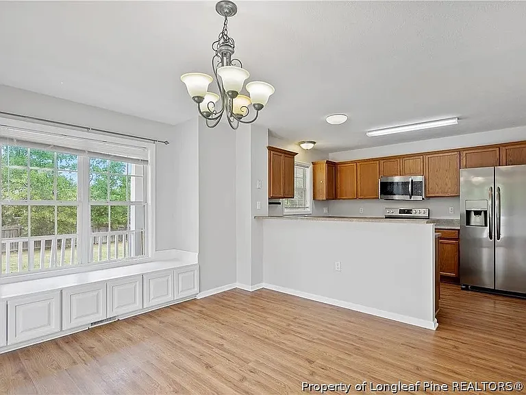 366 Colonial Hills Dr — Photo 9