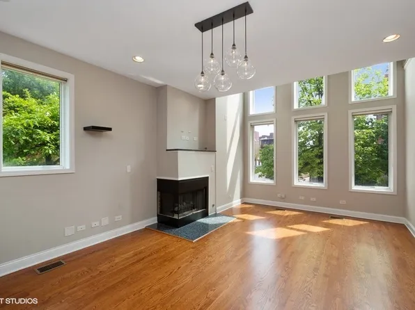 1458 N Artesian Ave, Chicago, IL