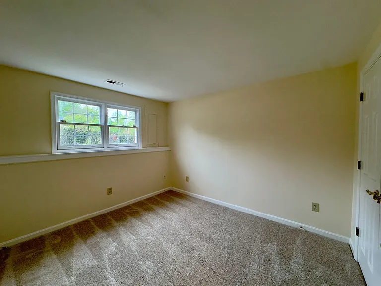 53 Cedarwood Cir — Photo 14