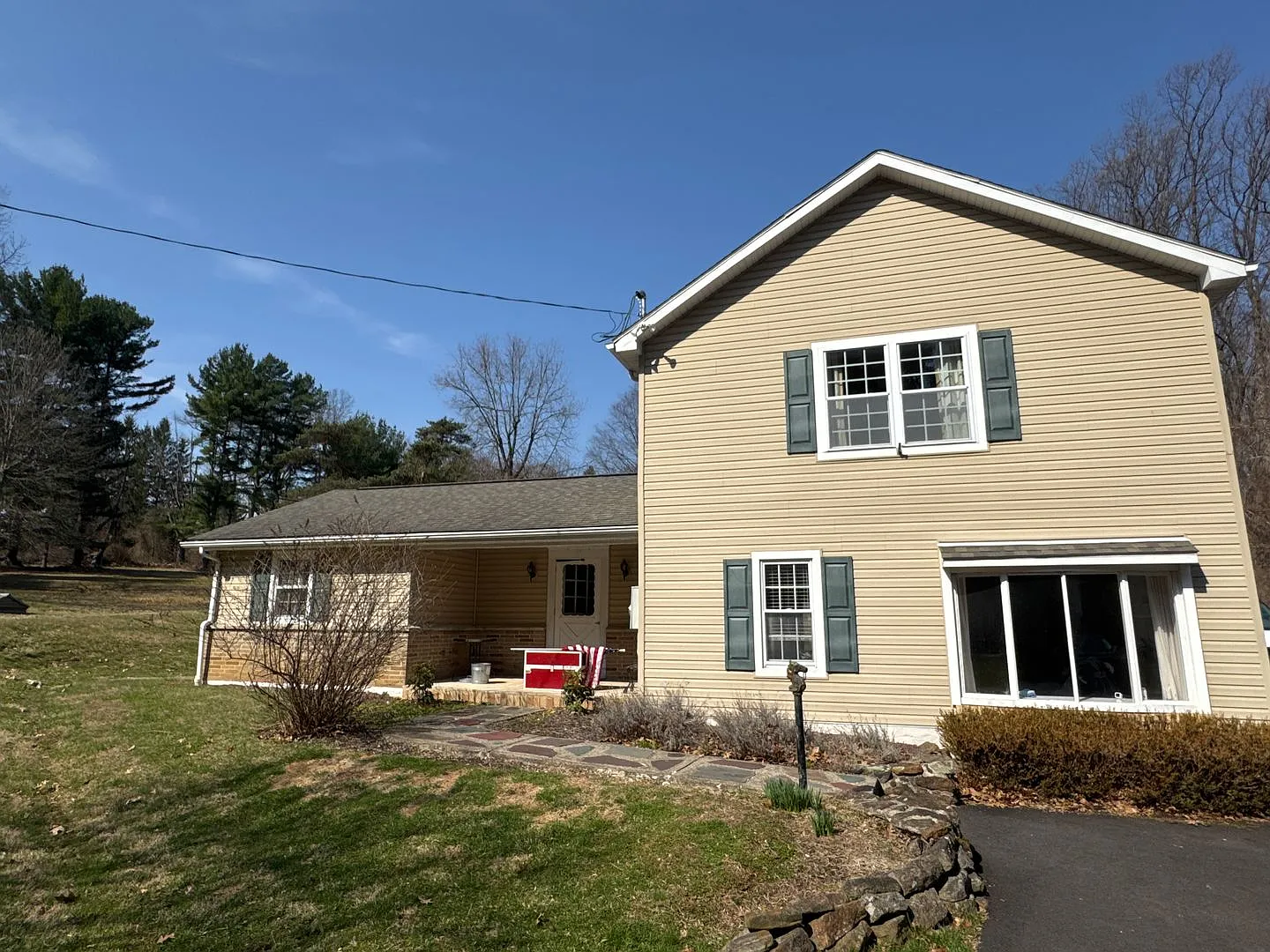 Country Living at Its Finest 3676 Lower Saucon Road, Hellertown, PA — Photo 4