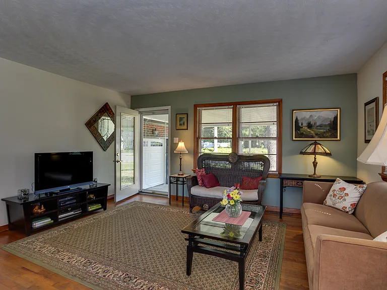 101 Lamper Rd — Photo 7
