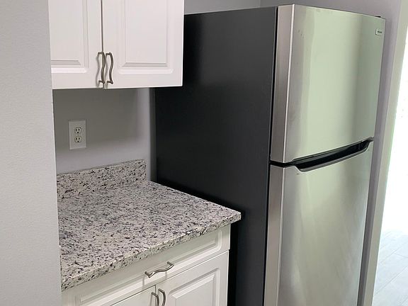 5th image of 16930 Kingsbrooke Dr