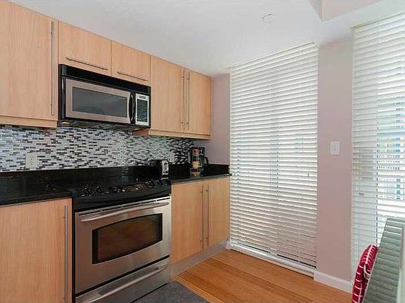 4th image of 7600 Collins Ave #714JR