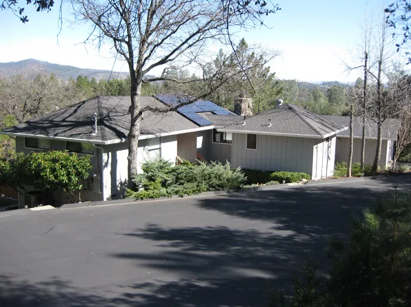 21046 Hillcroft Dr, Groveland, CA 95321