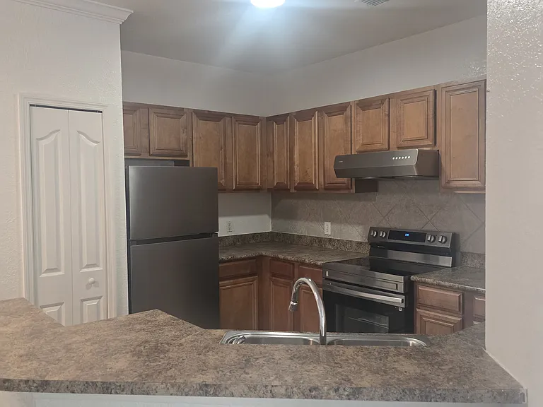 6127 Metrowest Blvd #109 — Photo 10