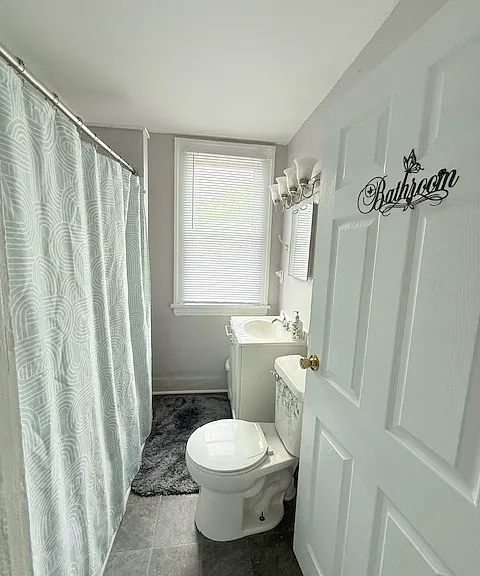 1367 Burr St — Photo 20