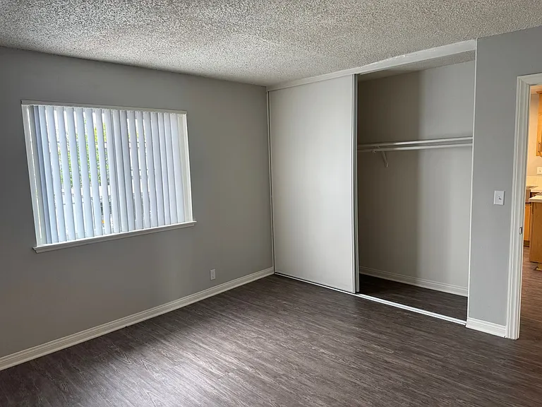 Villa Del Sol Apartments — Photo 47