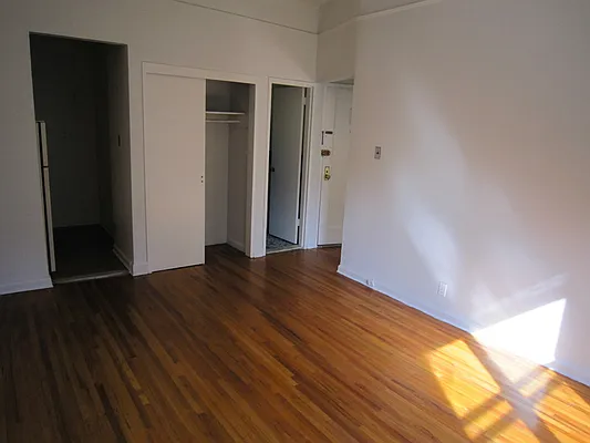 Rented by JK Dansar Corp | media 17