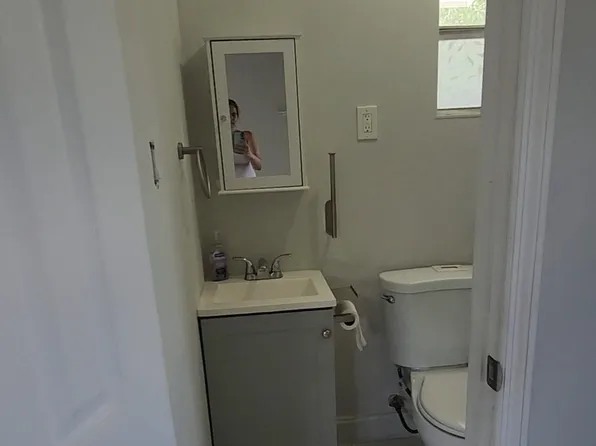 (undisclosed Address), Hollywood, FL 33023