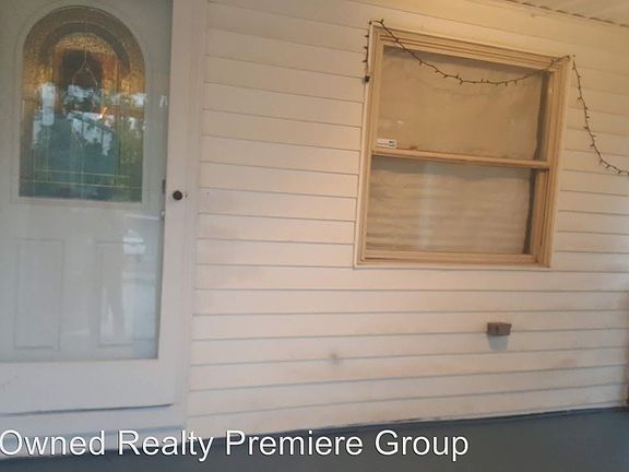 3rd image of 717 Gillins Ln