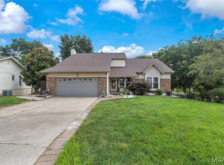 116 Shirewood Dr, Saint Charles, MO 63303