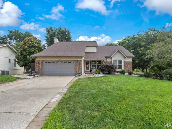 116 Shirewood Dr, Saint Charles, MO 63303