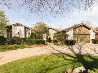 26365 N Countryside Lake Dr, Mundelein, IL 60060