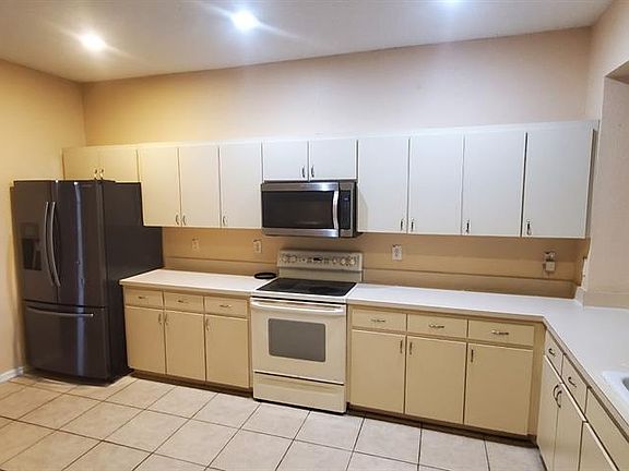 3rd image of 810 Terranova Rd