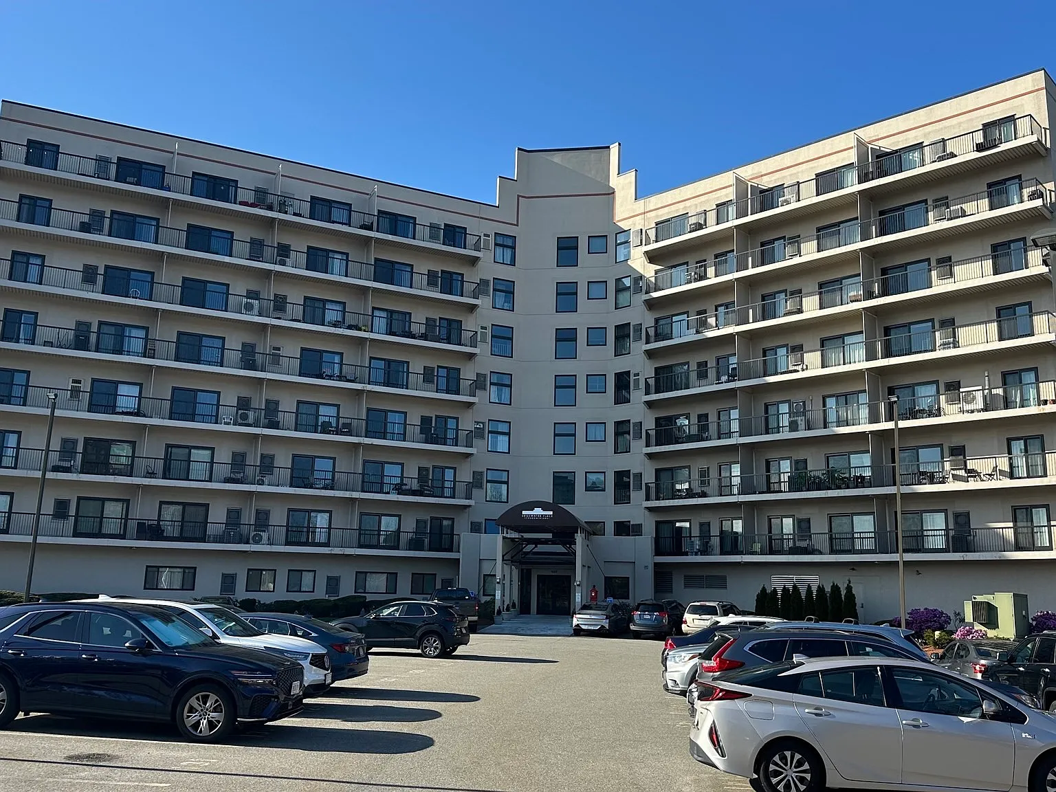 1 bed, 640 sqft, $2,000 — Photo 3