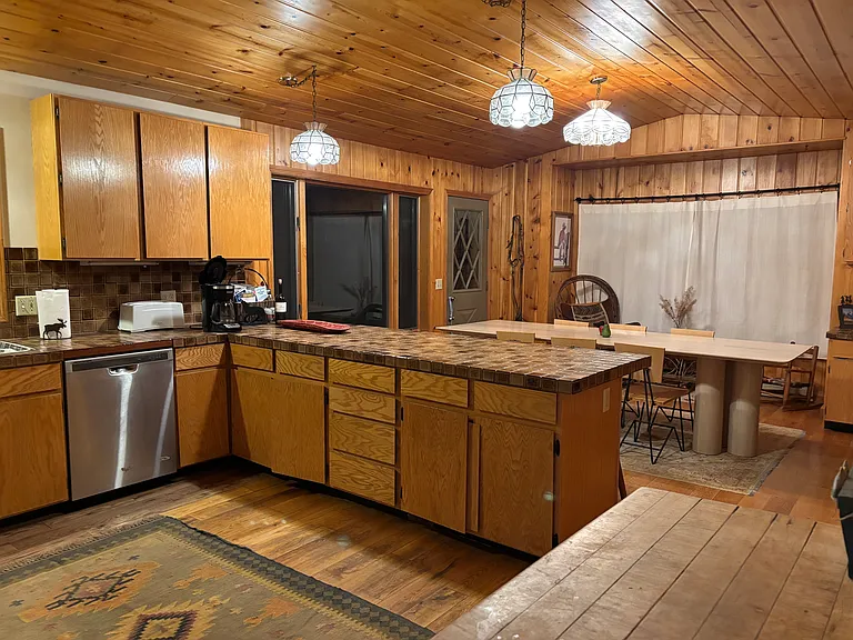 230 Spruce Dr — Photo 11