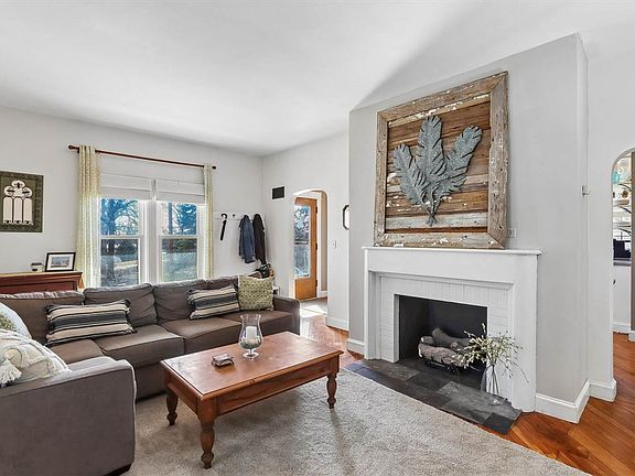 4th image of 410 Ella St