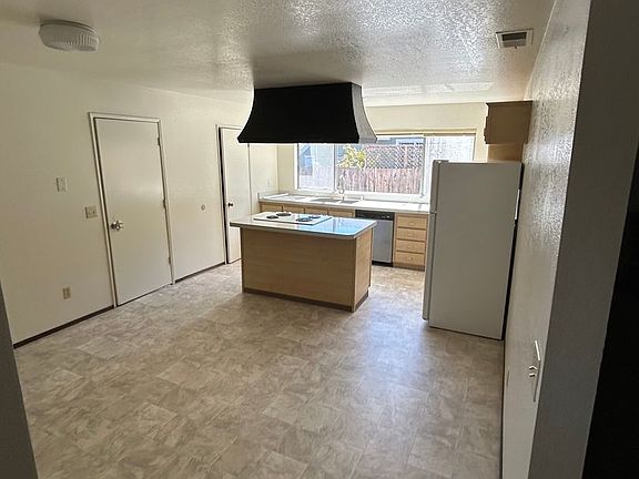 3rd image of 5345 Eagan Ct