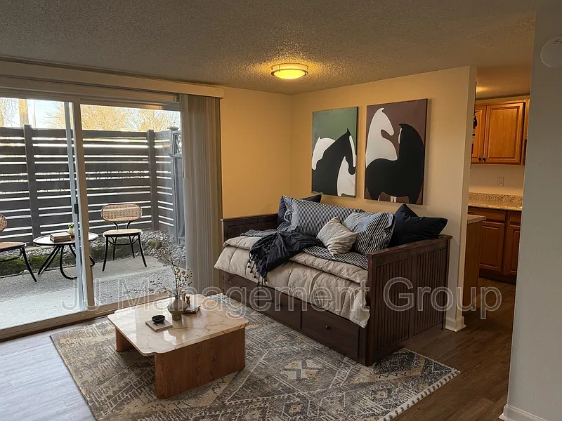 1622 W 7th Ave #2