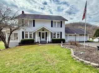 4356 Crossroads Rd, Fairview, WV 26570