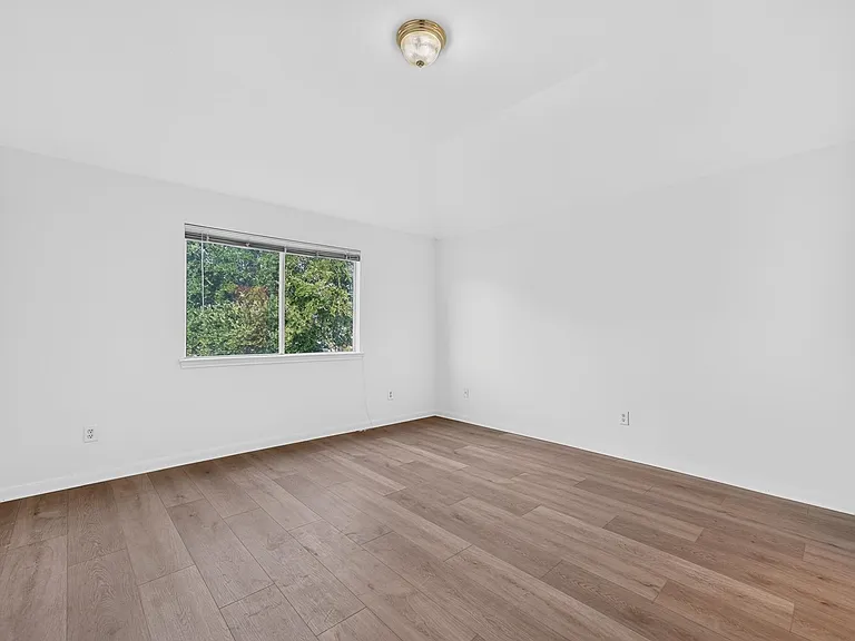 1727 Emma Cove Ct — Photo 24
