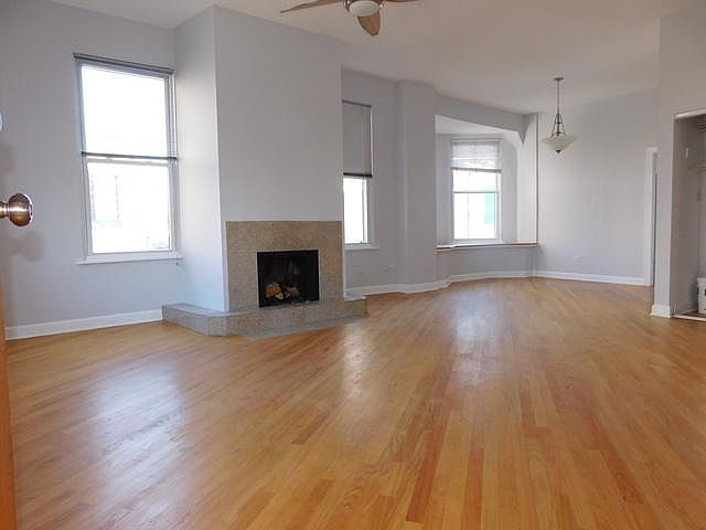1st image of 1039 N La Salle Dr APT 4