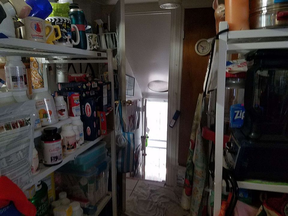 1st image of 9811 Avenue