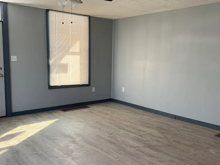 1504 Linden St — Photo 3