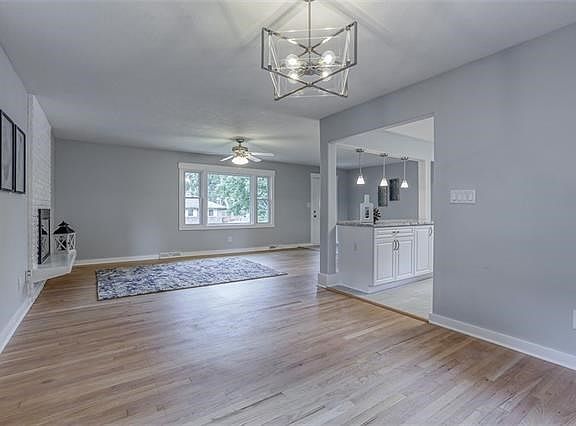 4th image of 3712 W 50th St