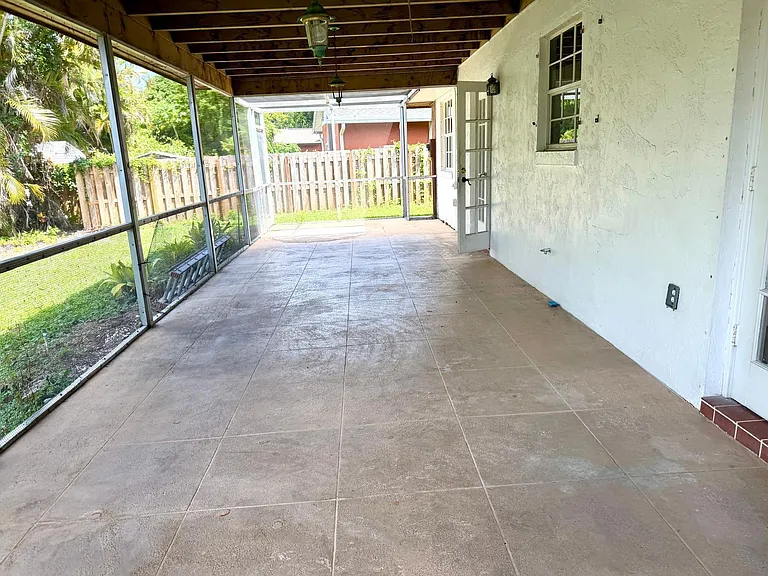 1235 Rowayton Cir — Photo 14