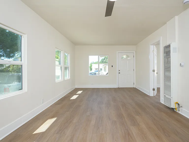 12652 Bradley Ave — Photo 14