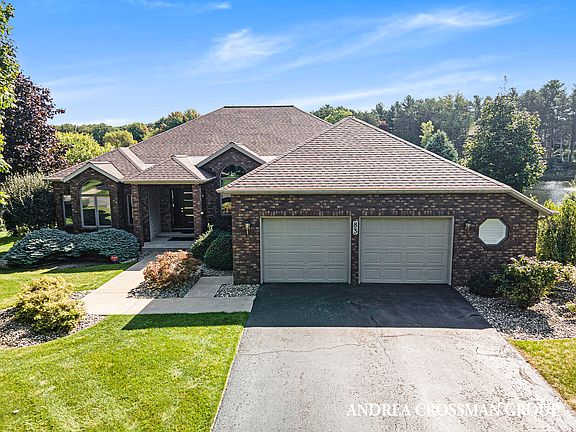 2nd image of 83 Bay Circle Dr