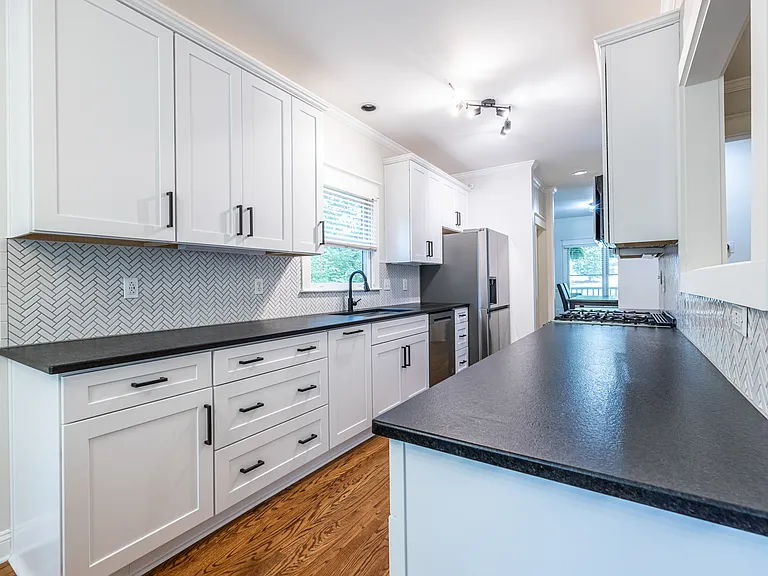 445 Loomis Ave SE — Photo 8